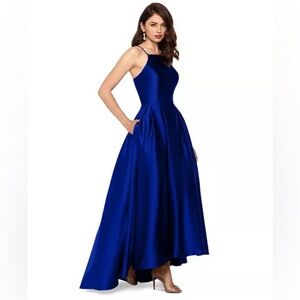Betsy Adam Dress Blue Formal Women’s Size 6 Gown Evening Prom Special Occasion